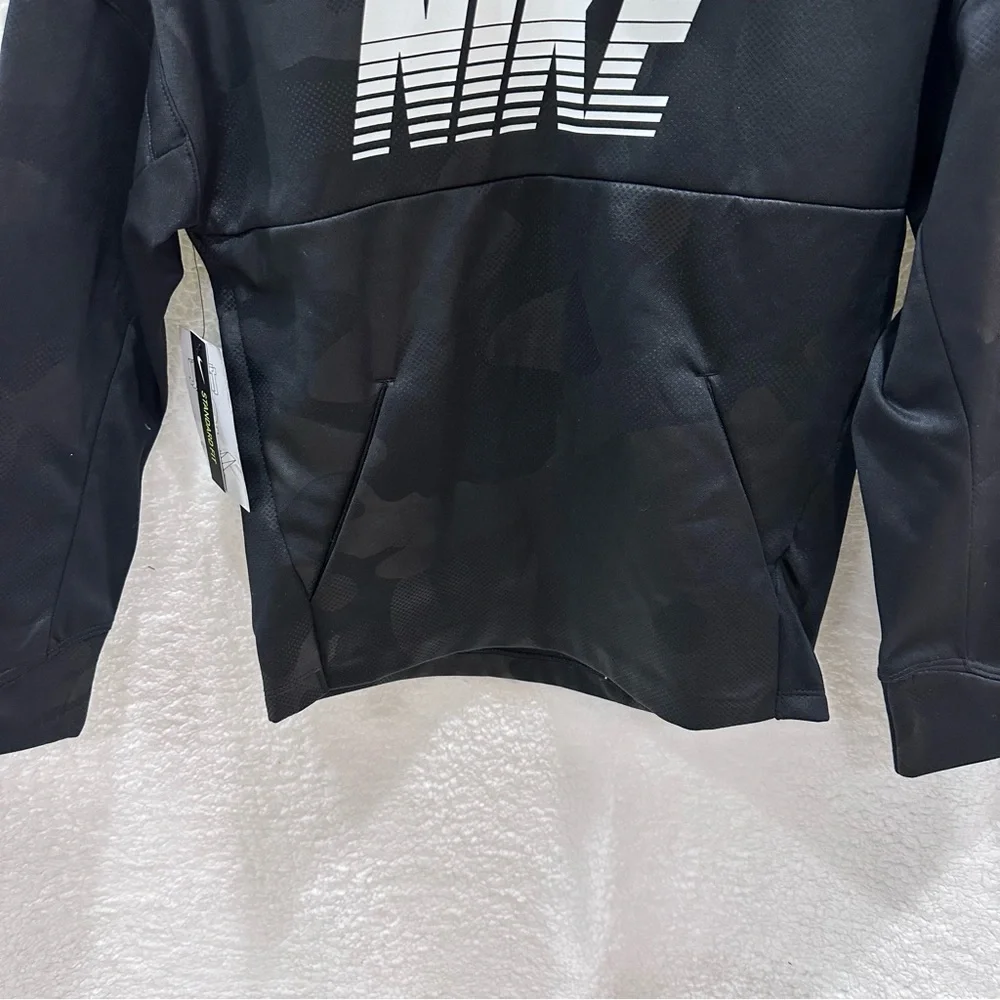 Boys Black Nike Therma Sweatshirt Hoodie
